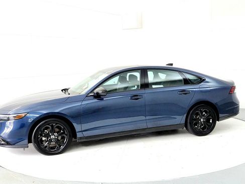 Used 2025 Honda Accord SE image 3
