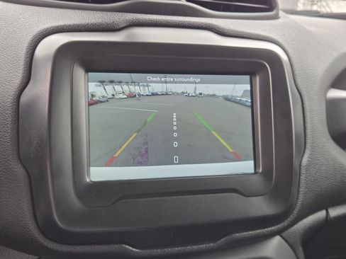 Certified 2019 Jeep Renegade Trailhawk image 8