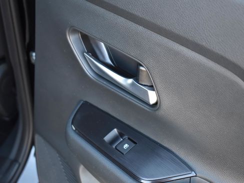 Certified 2025 Nissan Kicks SV image 34