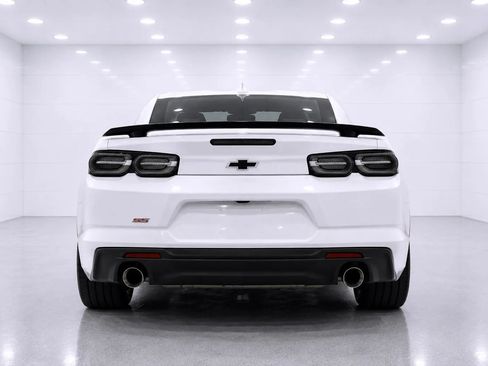 Used 2019 Chevrolet Camaro SS RWD image 4