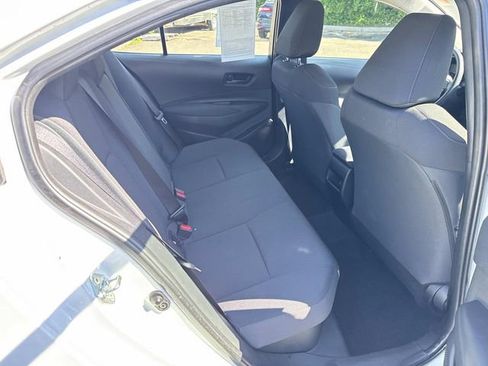 Used 2022 Toyota Corolla LE FWD image 11
