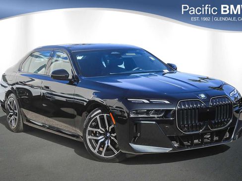 Used 2024 BMW 760i xDrive w/ Premium Package 2 image 1
