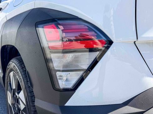 Used 2025 Hyundai Kona SEL FWD image 9