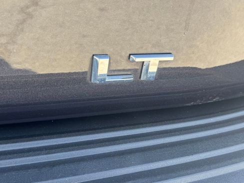 Used 2025 Chevrolet Suburban LT AWD/4WD image 6