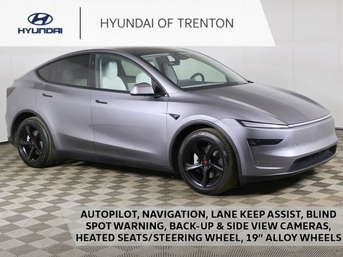 Used 2026 Tesla Model Y Long Range AWD/4WD image 1