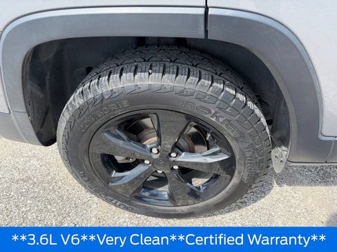 Used 2018 Jeep Cherokee Limited w/ Luxury Group AWD/4WD image 23