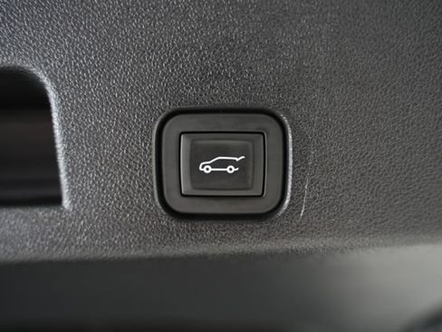 Used 2025 Chevrolet Traverse Z71 AWD/4WD image 10