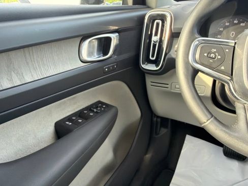Used 2019 Volvo XC40 T5 Inscription AWD/4WD image 18