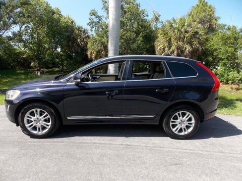 Used 2016 Volvo XC60 T5 Premier w/ Proximity Package FWD image 6
