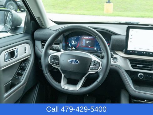 Used 2025 Ford Explorer Active w/ Active Comfort Package AWD/4WD image 32