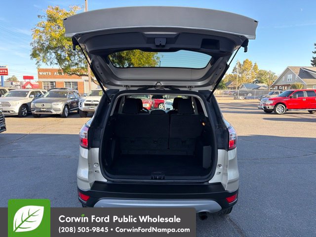 Used 2018 Ford Escape SE w/ SE Sync 3 Package AWD/4WD image 30