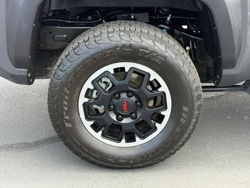Certified 2024 Toyota Tacoma TRD Off-Road w/ TRD Off Road Upgrade Package AWD/4WD image 14