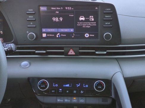 Used 2023 Hyundai Elantra SEL w/ Cargo Package image 17