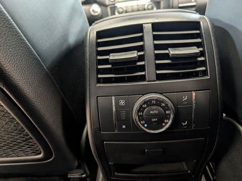 Used 2011 Mercedes-Benz ML 63 AMG 4MATIC image 17