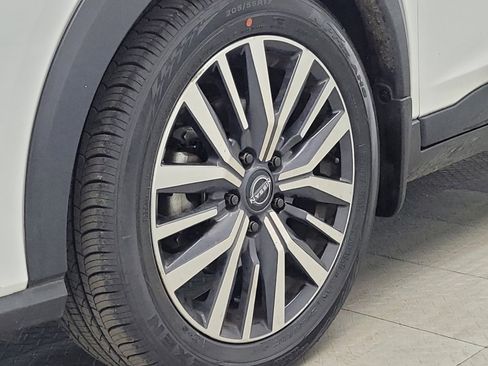 Used 2023 Nissan Kicks SV image 31