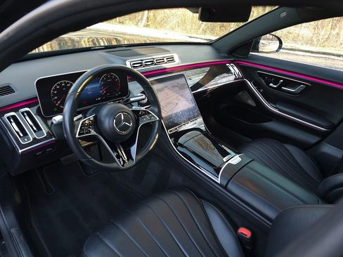 Used 2022 Mercedes-Benz S 500 4MATIC image 2