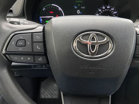 Used 2024 Toyota Sienna LE FWD image 15
