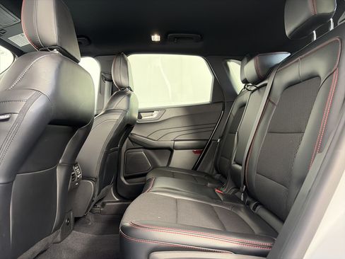 Used 2023 Ford Escape ST-Line w/ Tech Pack #1 AWD/4WD image 7