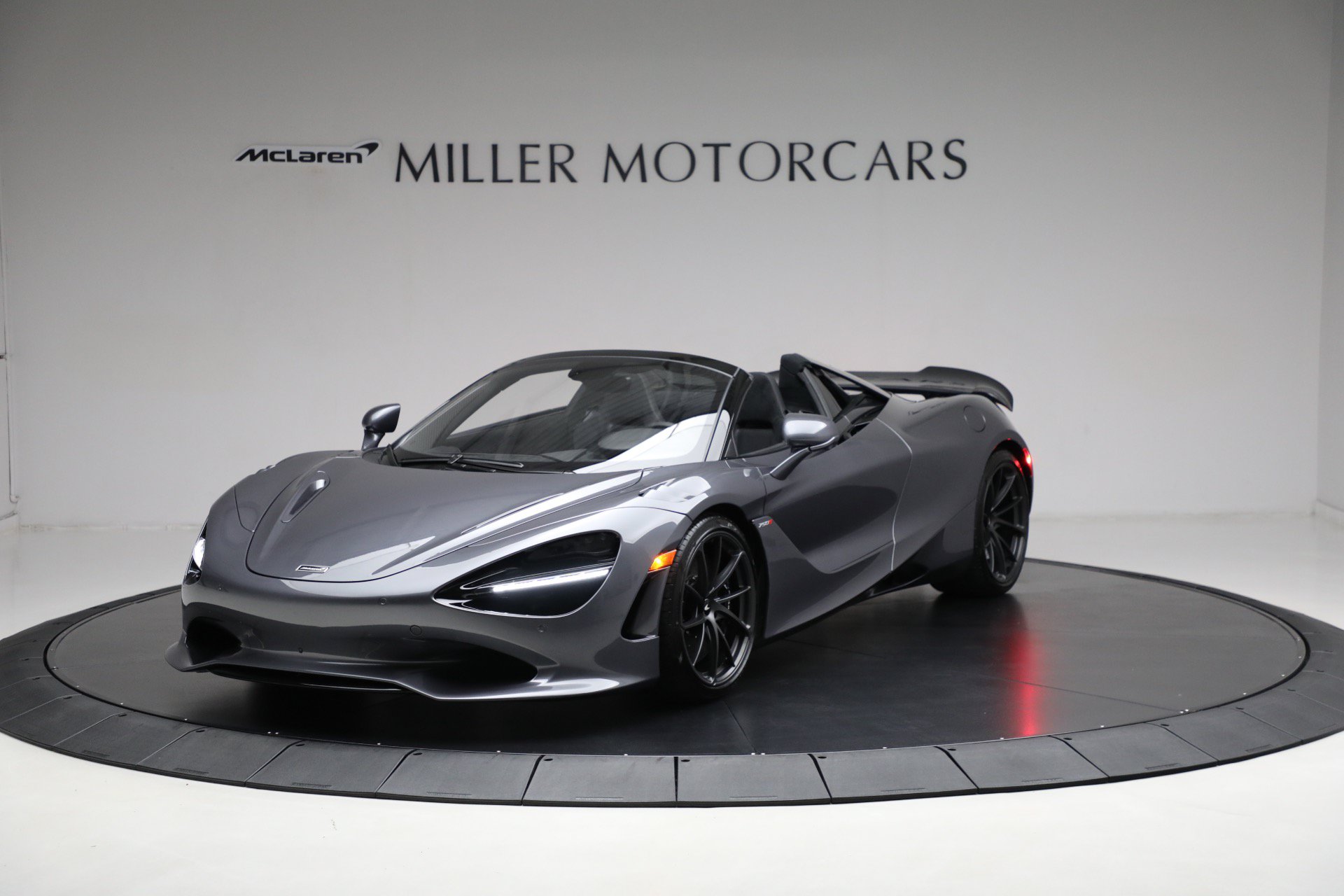 Used 2024 McLaren 750S Spider RWD image 1