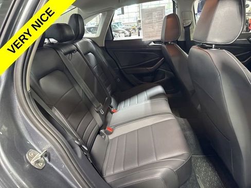 Used 2024 Volkswagen Jetta SE FWD image 34