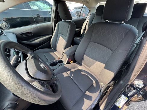 Used 2025 Toyota Corolla LE FWD image 35
