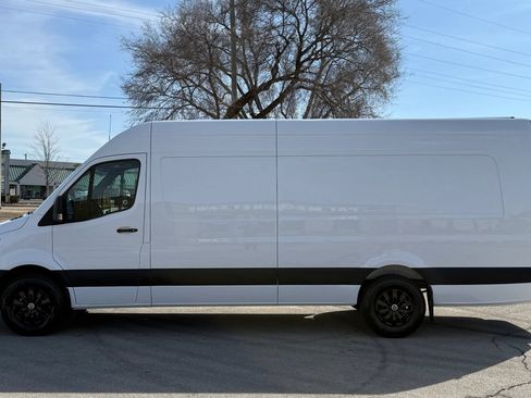Used 2020 Mercedes-Benz Sprinter 2500 w/ Comfort Plus Package image 6