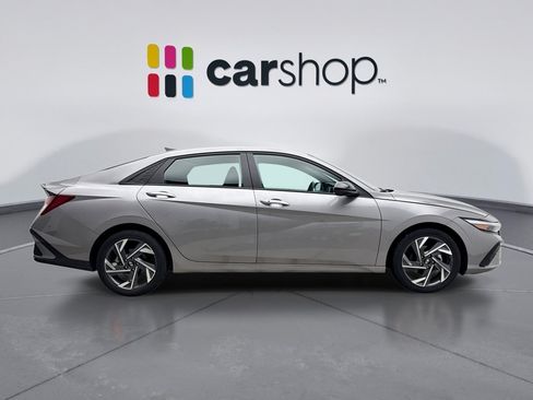 Used 2025 Hyundai Elantra Sport FWD image 6