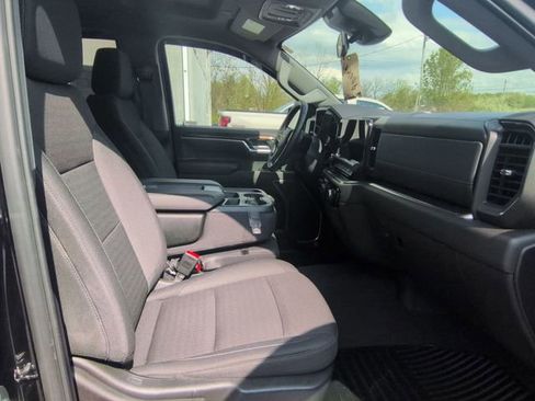 Used 2025 Chevrolet Silverado 1500 LT AWD/4WD image 30