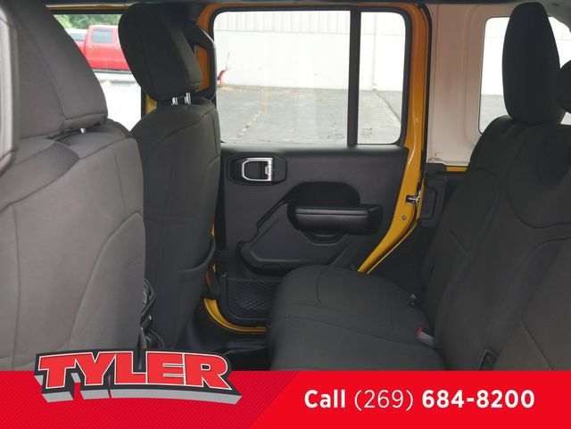 Used 2019 Jeep Wrangler Unlimited Rubicon w/ LED Lighting Group AWD/4WD image 40