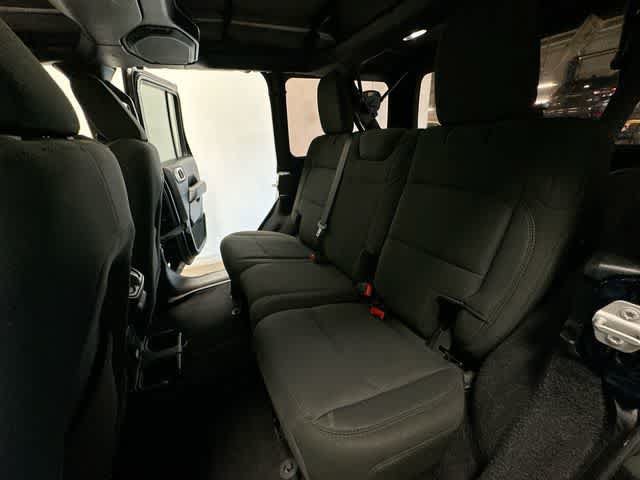 Used 2019 Jeep Wrangler Unlimited Sahara AWD/4WD image 20