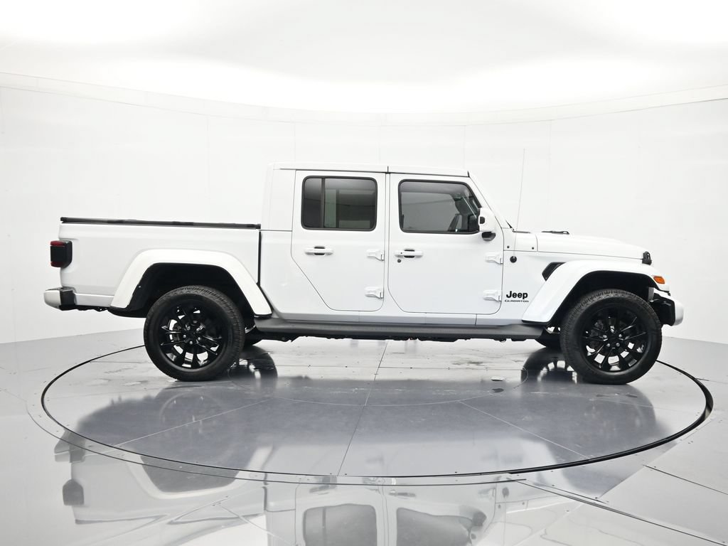 Used 2021 Jeep Gladiator Overland AWD/4WD image 4