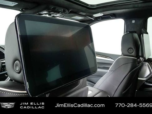 Certified 2026 Cadillac Escalade Platinum Sport w/ LPO, ONYX Package AWD/4WD image 19