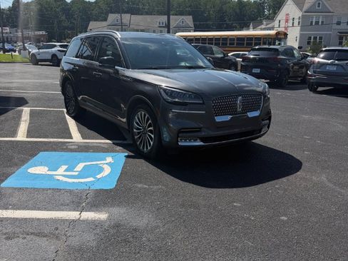 Used 2020 Lincoln Aviator Reserve w/ Equipment Group 201A RWD image 3