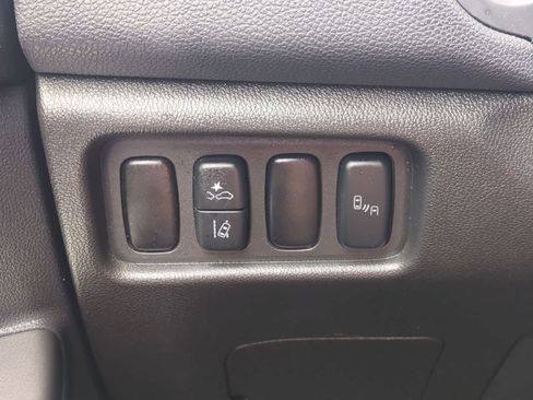 Used 2025 Mitsubishi Outlander Sport SE AWD/4WD image 17