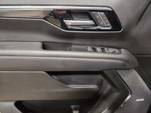 Used 2025 Chevrolet Tahoe RST w/ Comfort Package AWD/4WD image 39
