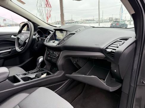 Used 2019 Ford Escape SE image 12