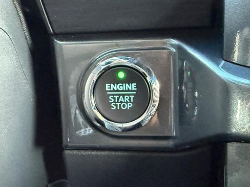 Certified 2022 Ford F150 XLT w/ Equipment Group 302A High image 20