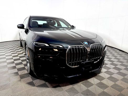 Used 2023 BMW 760i xDrive AWD/4WD image 2