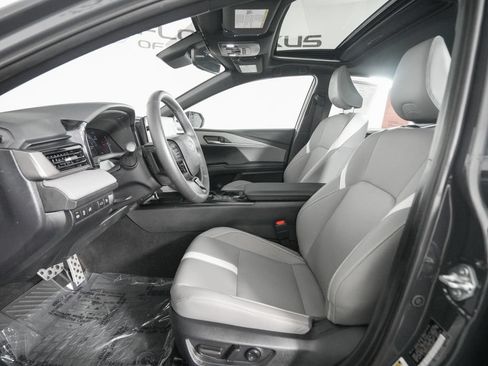Used 2025 Toyota Camry SE w/ Multimedia Upgrade Package FWD image 9