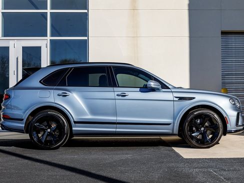 Used 2023 Bentley Bentayga image 5