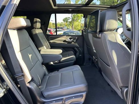 Used 2023 Chevrolet Tahoe LT w/ Luxury Package image 12