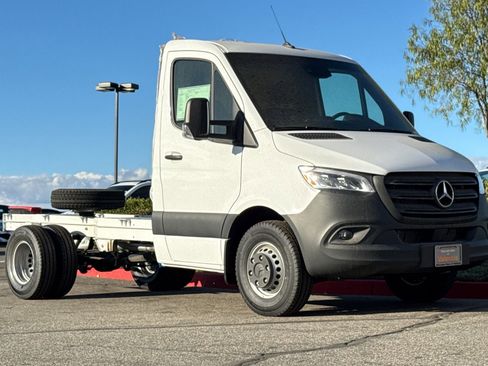 New 2024 Mercedes-Benz Sprinter 4500 image 9