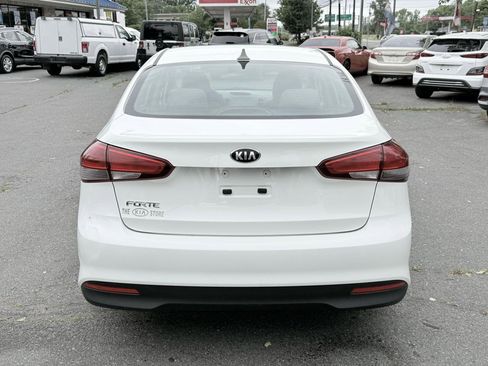 Used 2017 Kia Forte LX FWD image 6