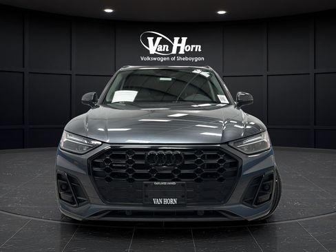 Used 2022 Audi Q5 e Premium Plus w/ Premium Plus Package AWD/4WD image 2