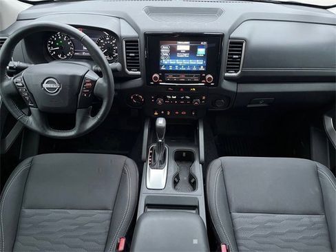 Used 2024 Nissan Frontier SV w/ SV Convenience Package image 11