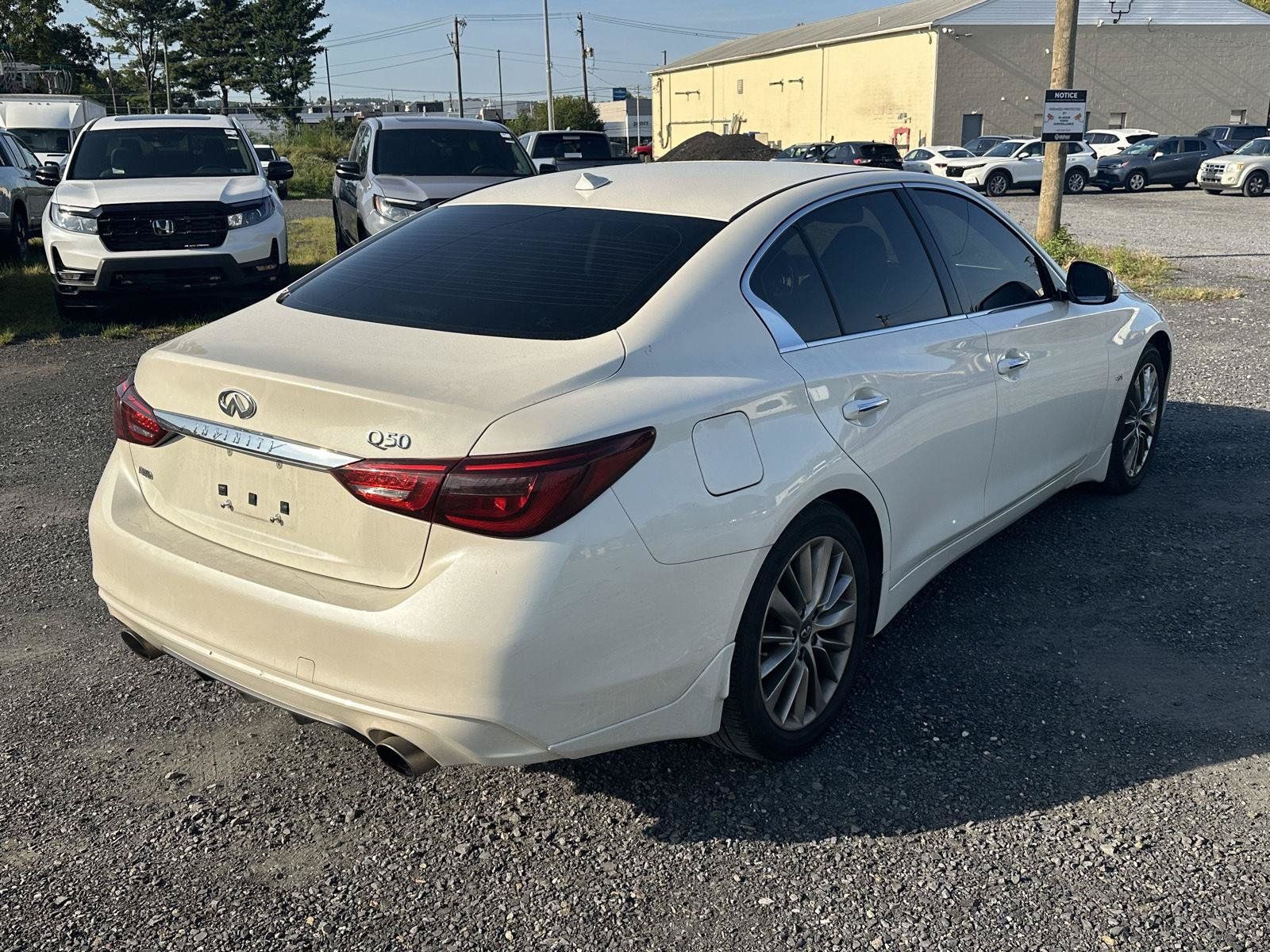 Used 2018 INFINITI Q50 Luxe w/ Essential Package (3.0T Luxe) AWD/4WD image 8