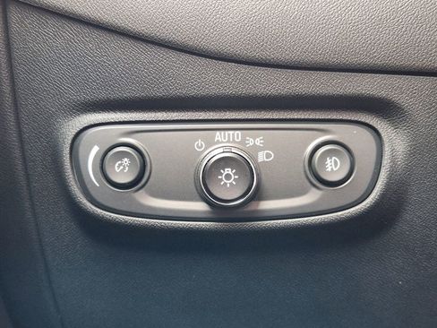 Used 2021 Chevrolet Equinox LT image 23