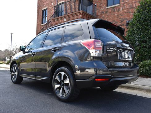 Used 2018 Subaru Forester 2.5i Premium w/ All-Weather Package image 33