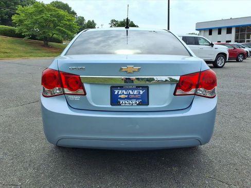 Used 2012 Chevrolet Cruze LS w/ Connectivity Package FWD image 4