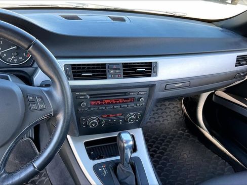 Used 2012 BMW 328i Convertible image 6